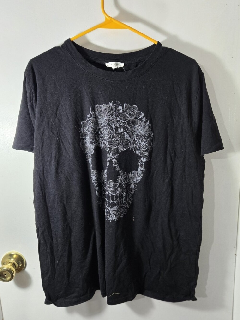 Maurices Black Short-Sleeve Tee with Floral Skull Graphic Edgy Gothic Streetwear